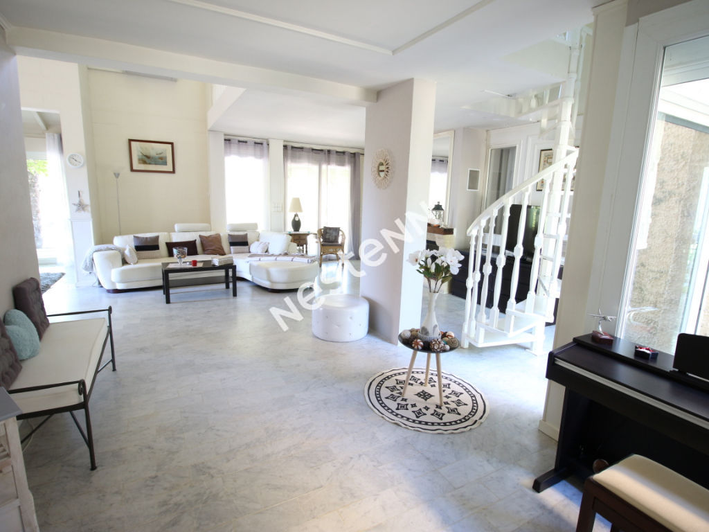 Caumont-sur-Durance, maison de 183 m2 avec un terrain magnifique de 5400 m2 au calme
