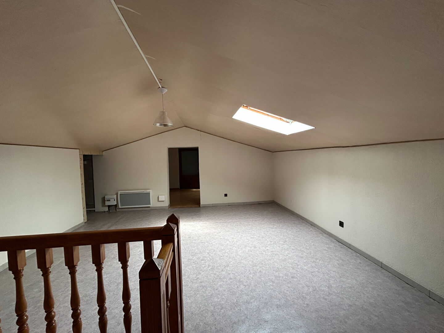 MAISON AVEC 3 CHAMBRES, JARDIN ET GARAGE - ENTRE VILLENEUVE-LÈS-AVIGNON ET LES ANGLES