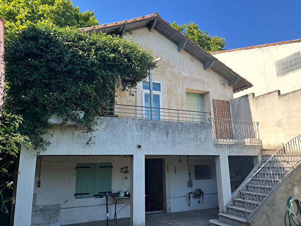 Vente par agence immobiliere à Avignon (84000)