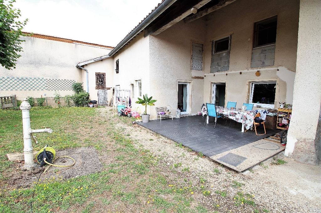 Maison ancienne rénovée + potentiel - 71570 ROMANECHE-THORINS
