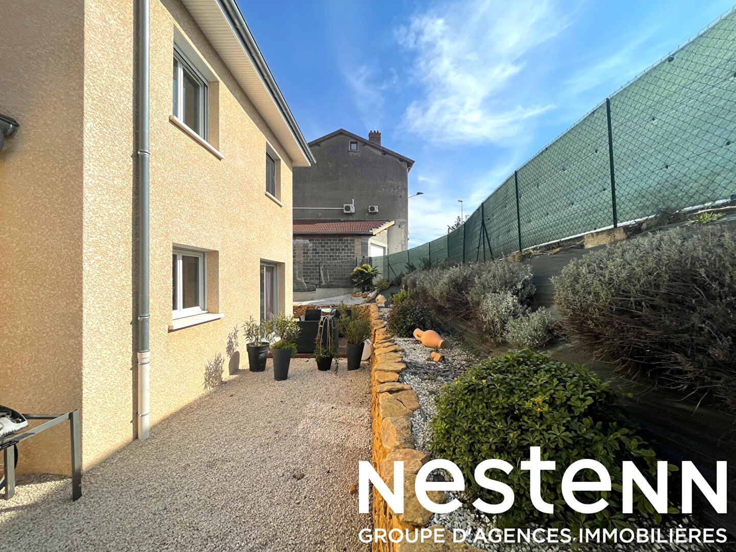Villa 3 chbs + garage et piscine - 69430 REGNIE DURETTE
