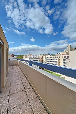 Vente par agence immobiliere à Lyon 6 (69006)