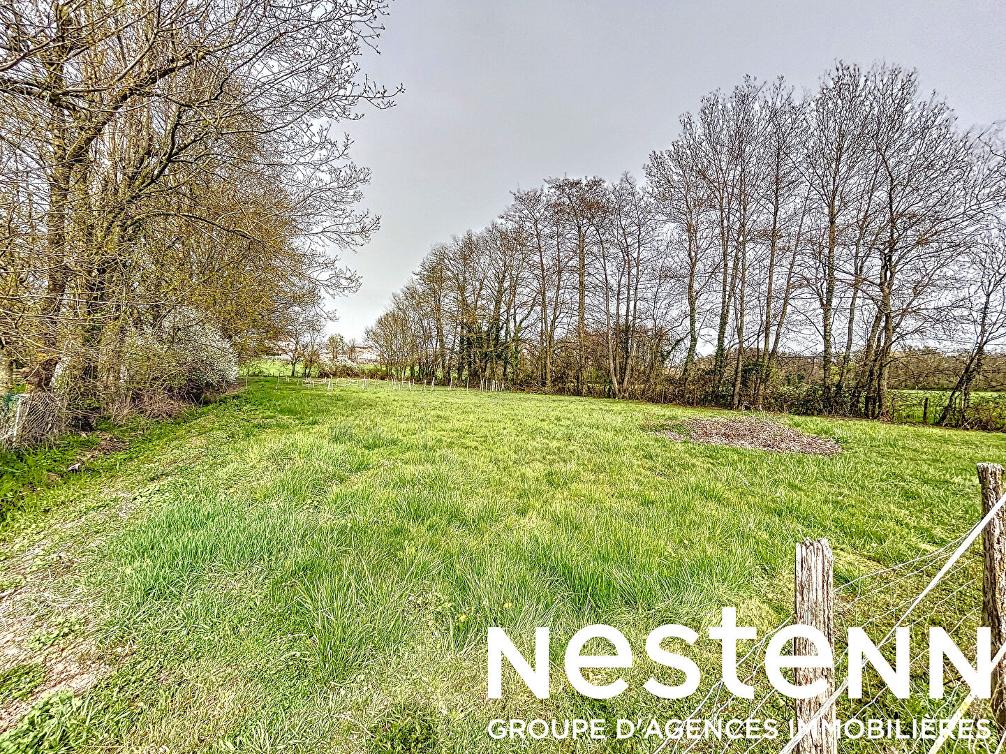 A vendre: Terrain à Bâtir + Prés - 71570 LA CHAPELLE DE GUINCHAY