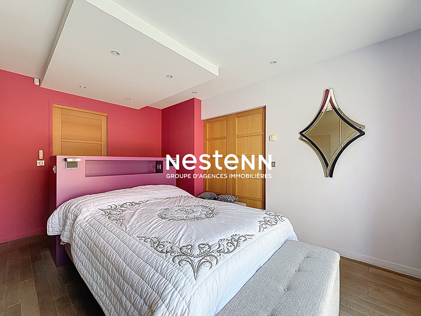 A vendre : maison d'exception 210 m² - 4 chambres - 1 bureau - garages - jacuzzi - piscine - 71000 MACON