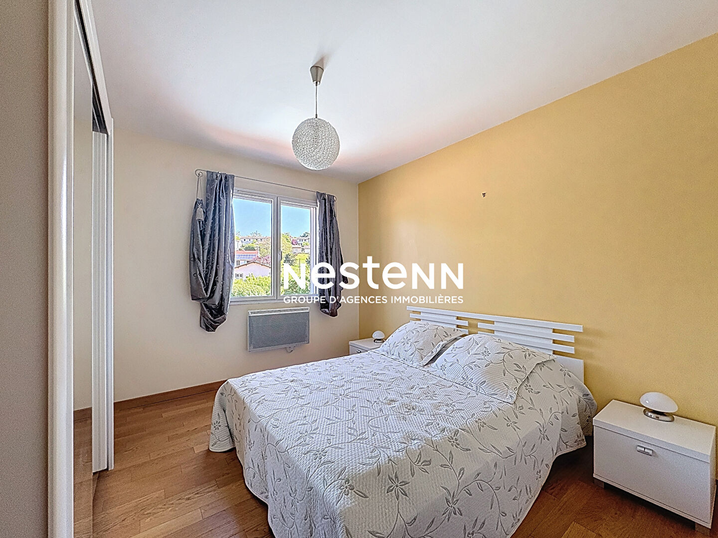 A vendre : maison d'exception 210 m² - 4 chambres - 1 bureau - garages - jacuzzi - piscine - 71000 MACON