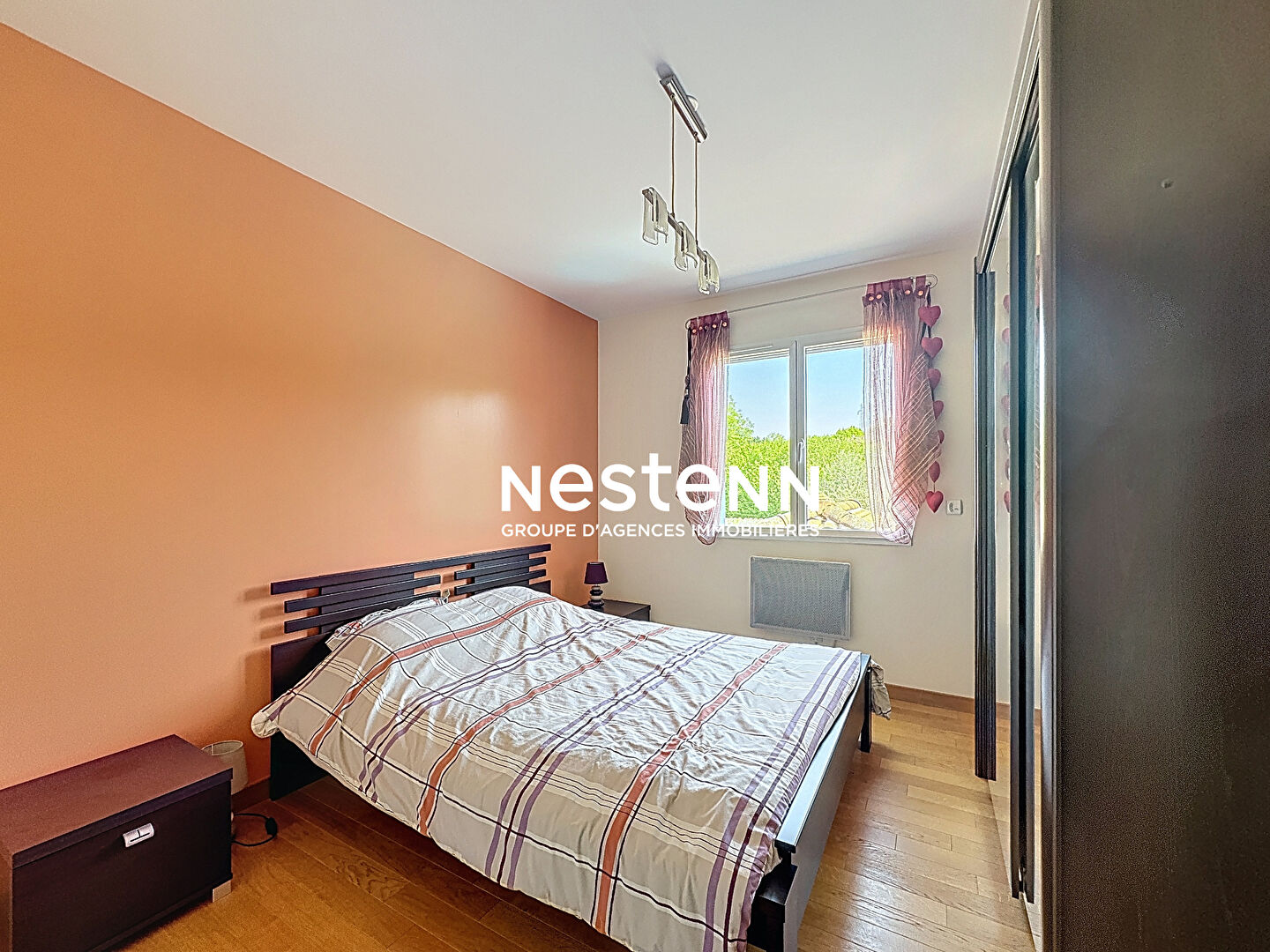 A vendre : maison d'exception 210 m² - 4 chambres - 1 bureau - garages - jacuzzi - piscine - 71000 MACON