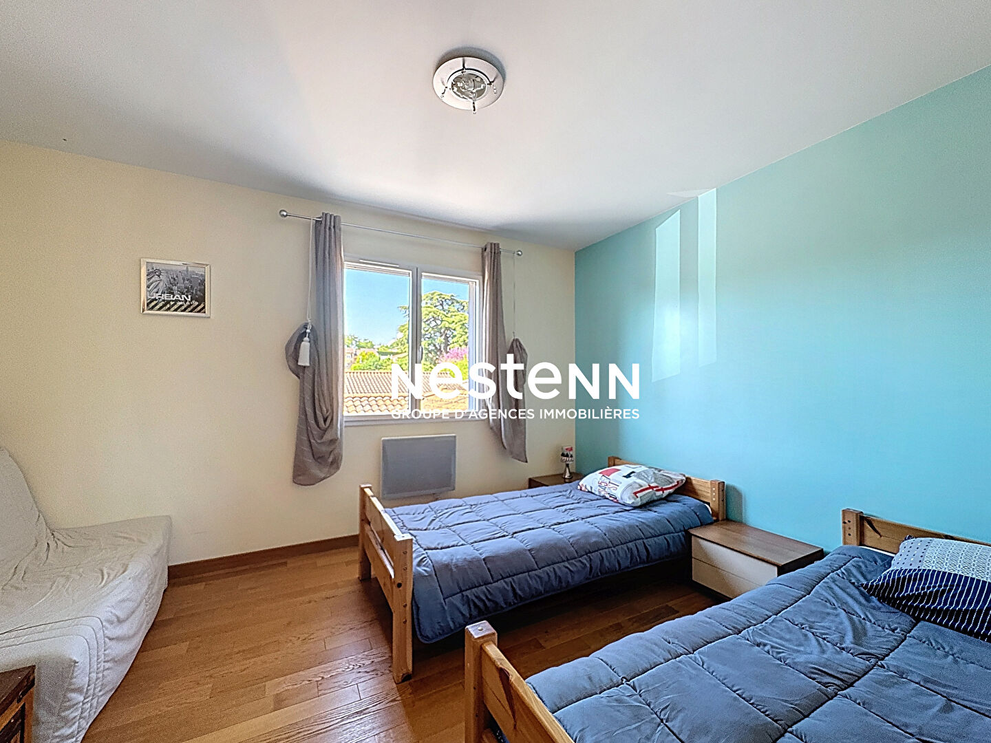 A vendre : maison d'exception 210 m² - 4 chambres - 1 bureau - garages - jacuzzi - piscine - 71000 MACON