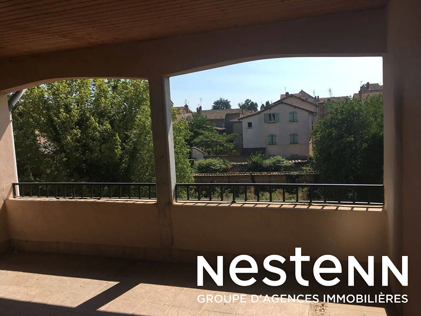 A vendre: Maison de Ville avec grande terrasse - Centre Belleville en Beaujolais 69220!