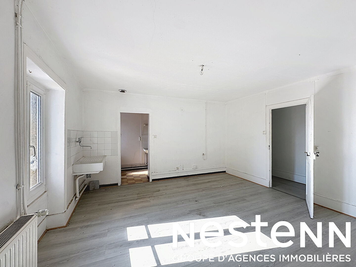 A vendre: Grand  Appartement Type 1 avec parking  - Proche Belleville-en-Beaujolais (69220)