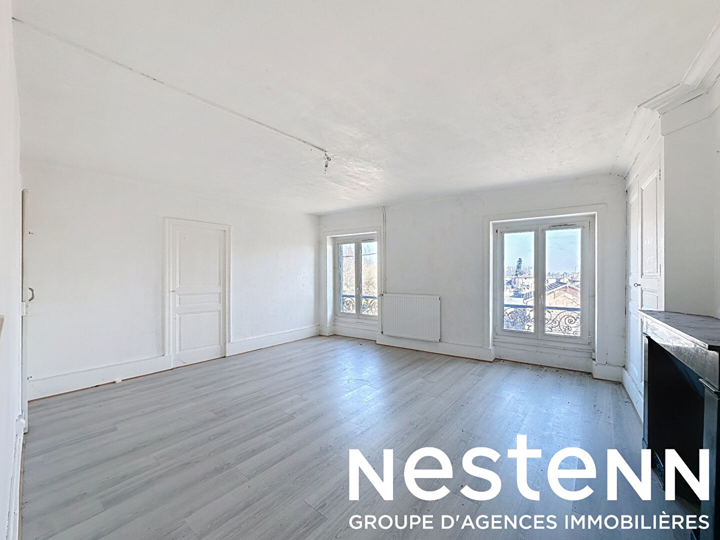 A vendre: Grand  Appartement Type 1 avec parking  - Proche Belleville-en-Beaujolais (69220)