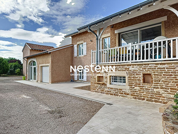 Vente par agence immobiliere à La chapelle de guinchay (71570)