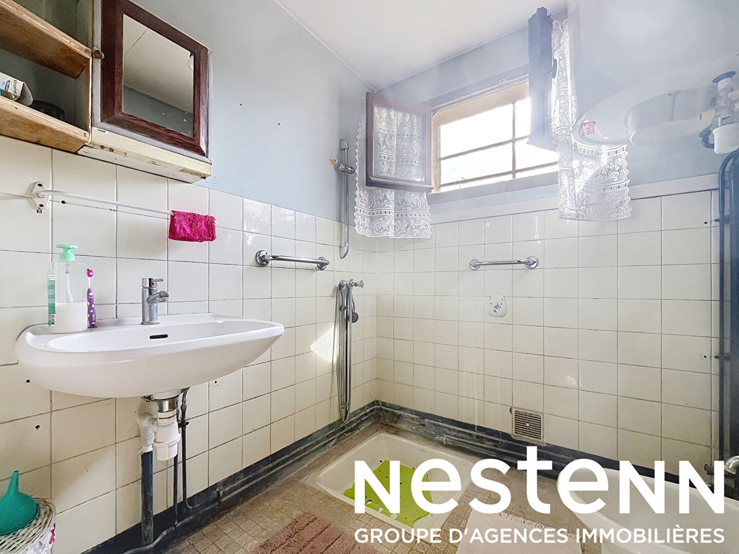 A vendre: Immeuble de 2 logements à rénover,190m2 habitables, double GGE - 71570 LA CHAPELLE DE GUINCHAY