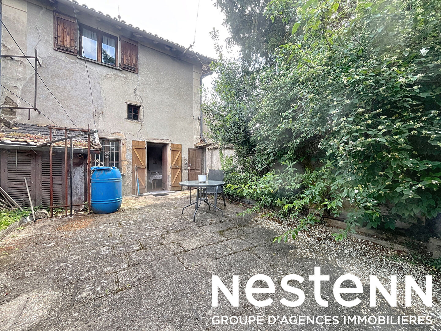 A vendre: Immeuble de 2 logements à rénover,190m2 habitables, double GGE - 71570 LA CHAPELLE DE GUINCHAY