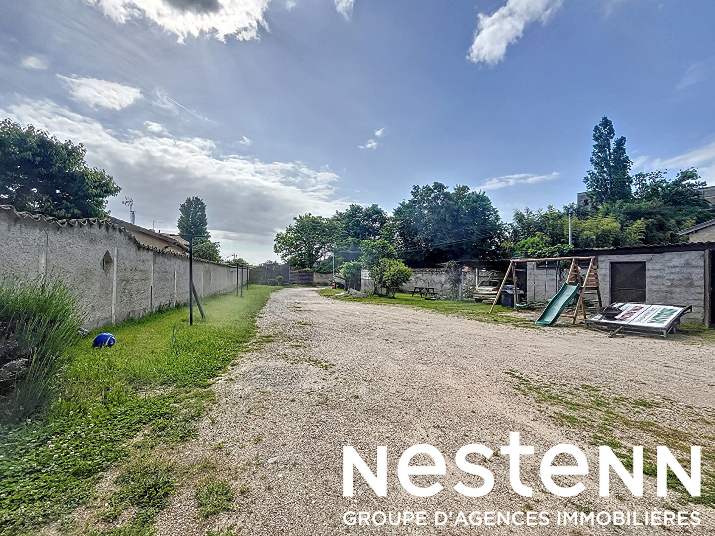 A vendre: Immeuble de 2 logements à rénover,190m2 habitables, double GGE - 71570 LA CHAPELLE DE GUINCHAY