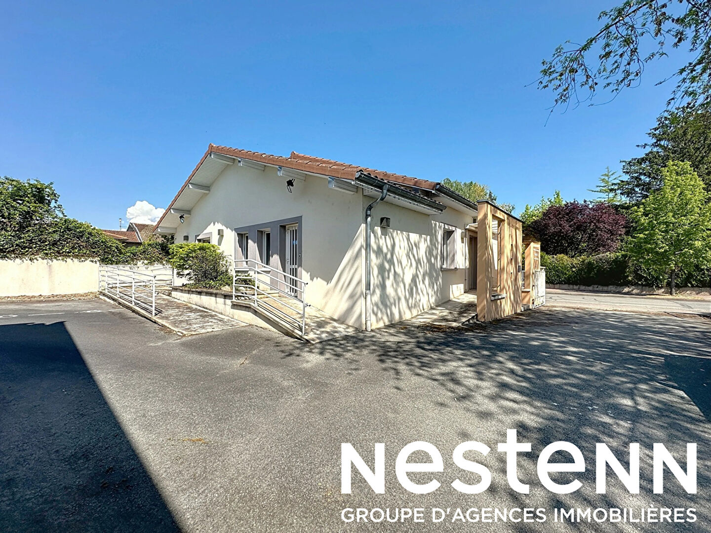 A Vendre: Bâtiment à usage Professionnel - 69220 BELLEVILLE EN BEAUJOLAIS