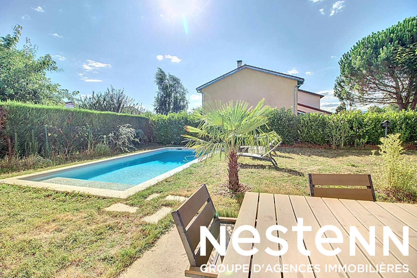 A vendre: Jolie villa avec piscine - 69220 BELLEVILLE EN BEAUJOLAIS