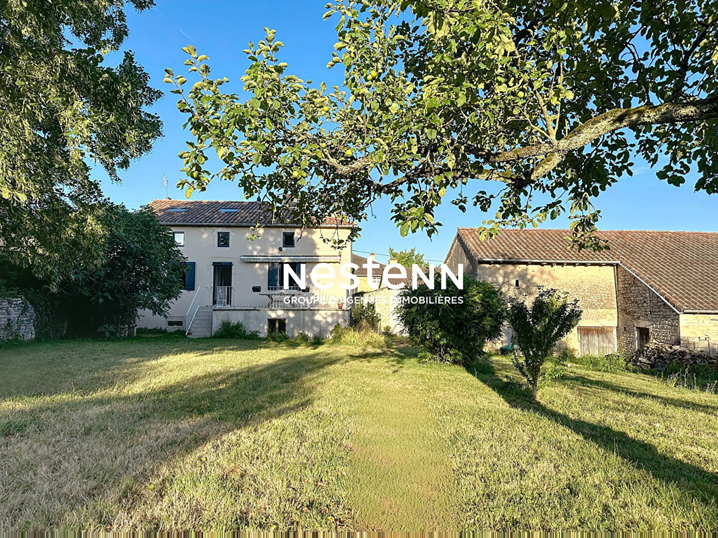 A vendre : Maison de village - 5 chambres - 197 m2 - 2500m2 de terrain - dépendance - 71260 THURISSEY