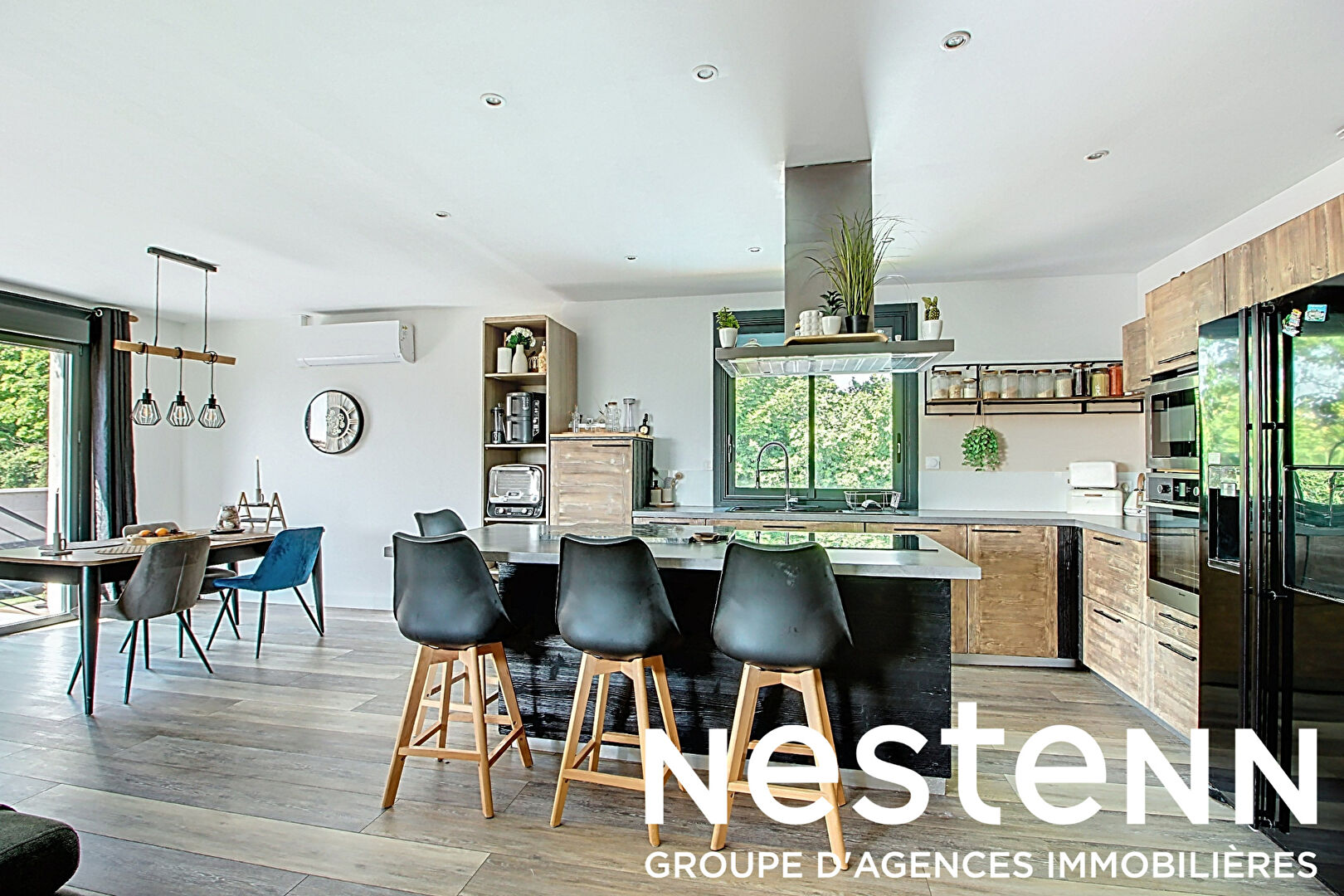 A Vendre: Grande Maison avec Piscine - 69220 BELLEVILLE EN BEAUJOLAIS