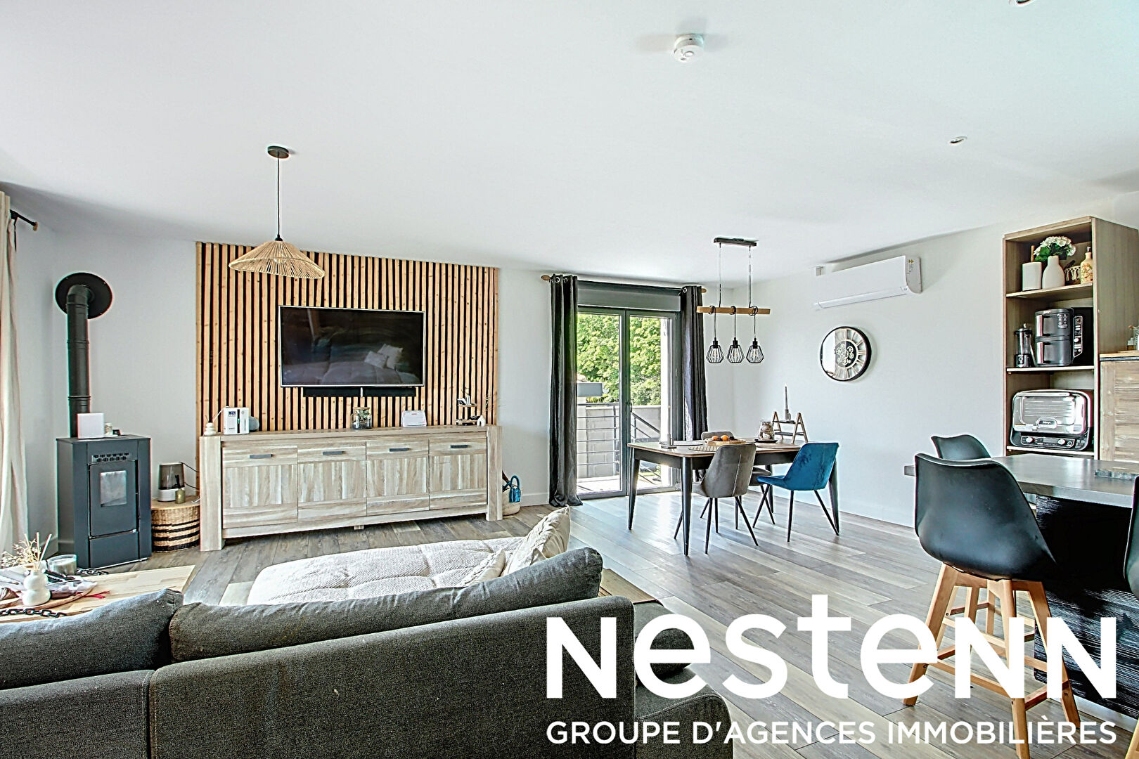 A Vendre: Grande Maison avec Piscine - 69220 BELLEVILLE EN BEAUJOLAIS