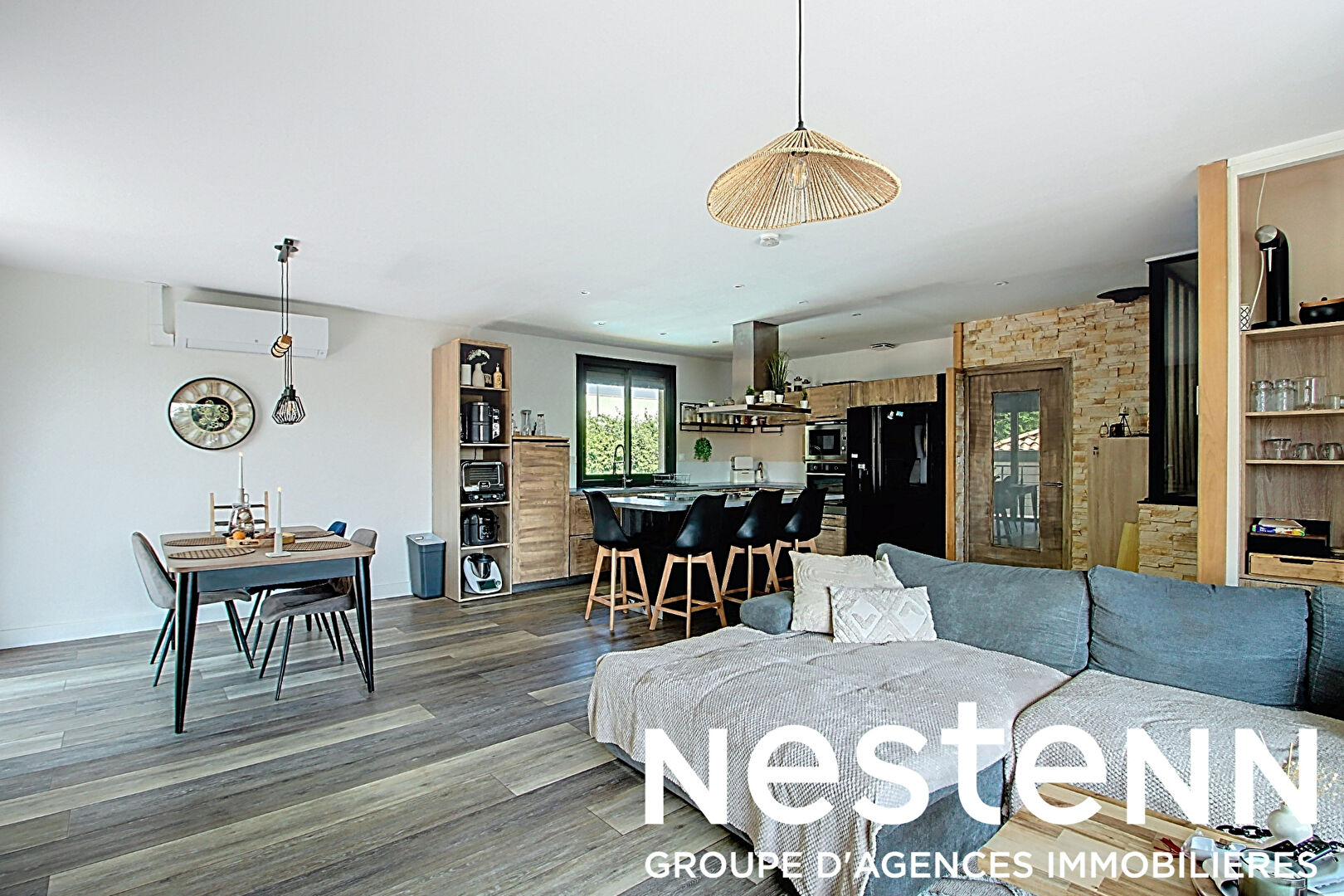 A Vendre: Grande Maison avec Piscine - 69220 BELLEVILLE EN BEAUJOLAIS