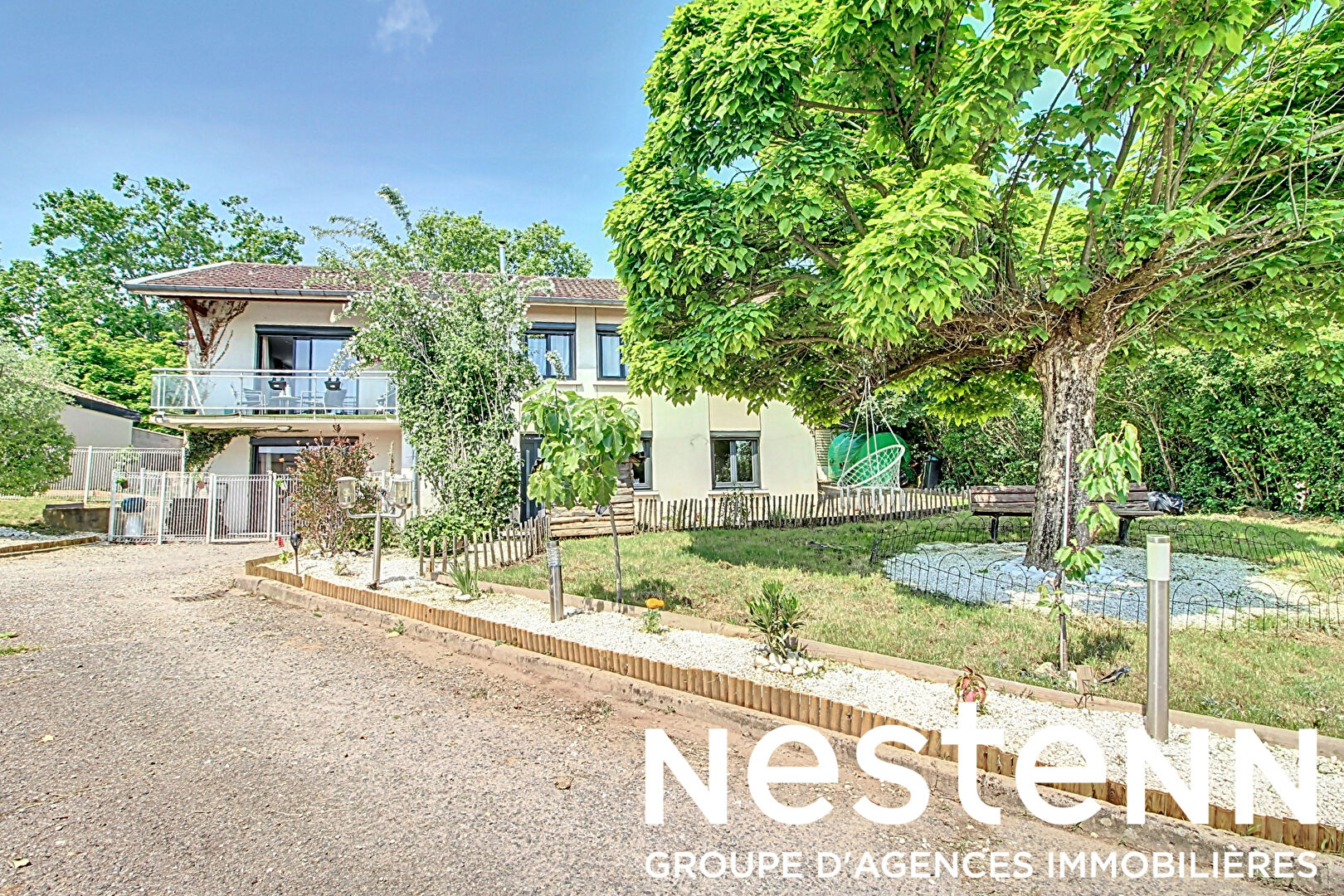 A Vendre: Grande Maison avec Piscine - 69220 BELLEVILLE EN BEAUJOLAIS