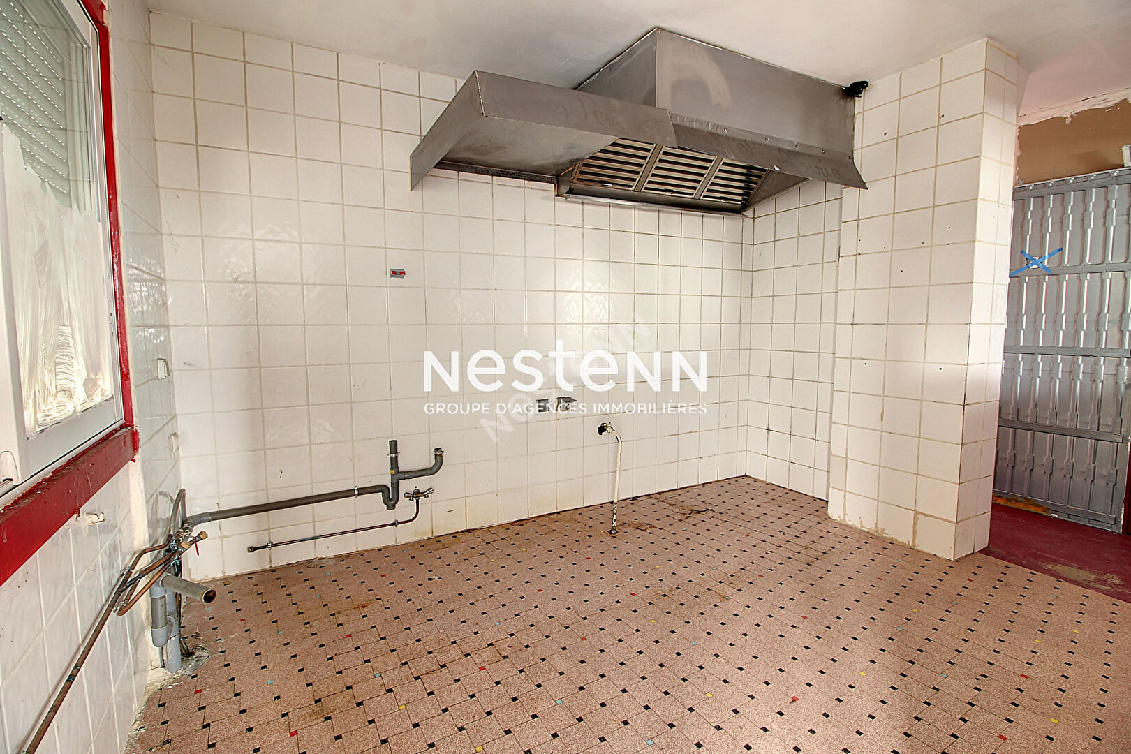 Anciens Murs commerciaux avec parking - 10 Minutes 69220 BELLEVILLE EN BEAUJOLAIS