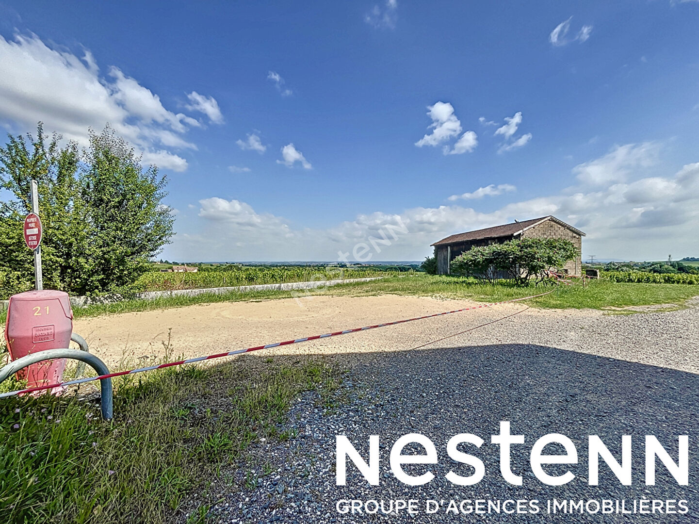 A vendre : Magnifique Terrain à bâtir avec Dépendance - 71570 SAINT AMOUR BELLEVUE
