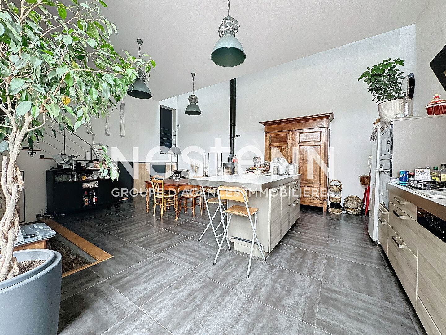 A vendre : Maison avec cachet - belles prestations - 5 chambres - grands espaces de vie  - 71570 ROMANECHE THORINS
