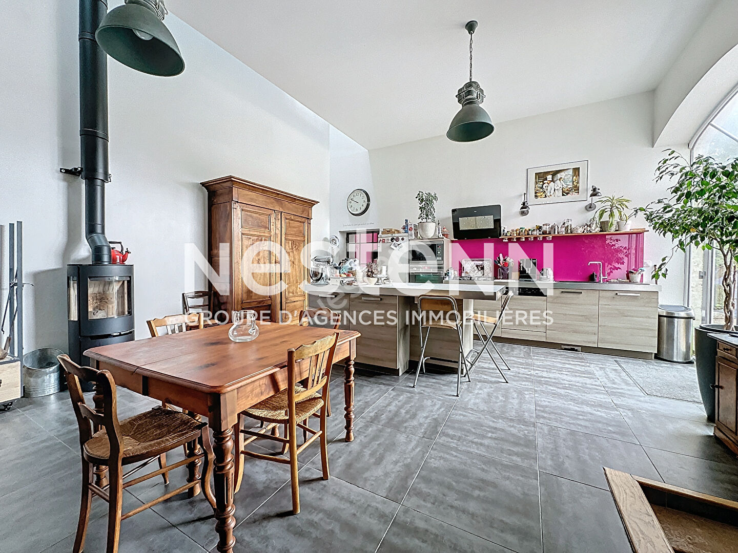 A vendre : Maison avec cachet - belles prestations - 5 chambres - grands espaces de vie  - 71570 ROMANECHE THORINS