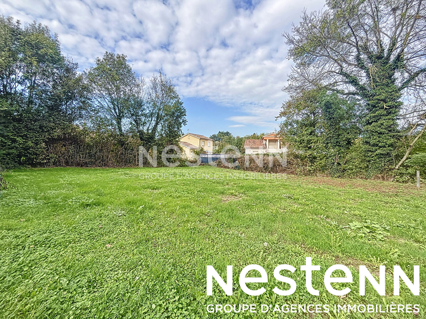 A vendre: Terrain à bâtir - 71570 SAINT AMOUR BELLEVUE