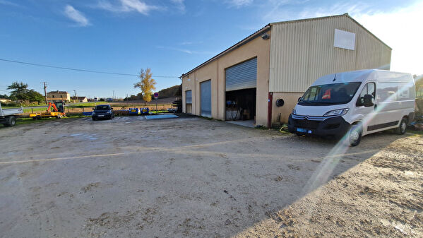 Vente local-professionnel à Bergerac (24100)