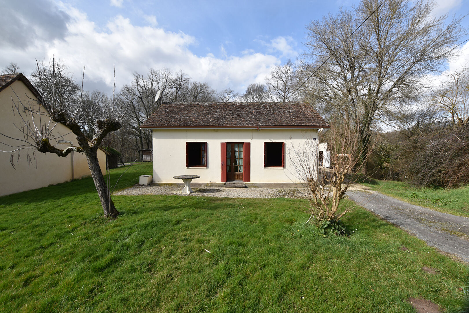 **Maison à rénover avec grand terrain ? À 10 km Ouest de Bergerac**
