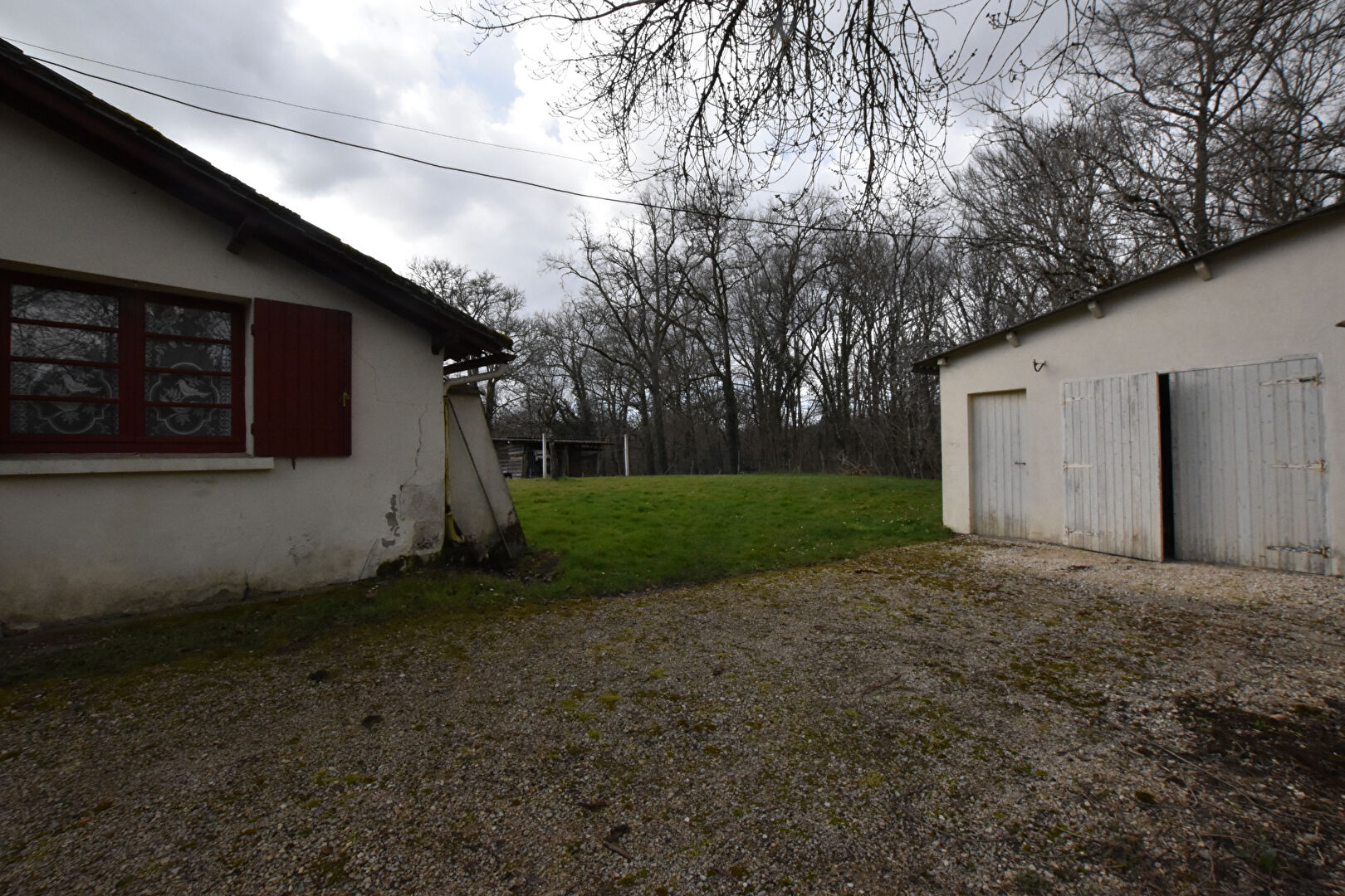 **Maison à rénover avec grand terrain ? À 10 km Ouest de Bergerac**