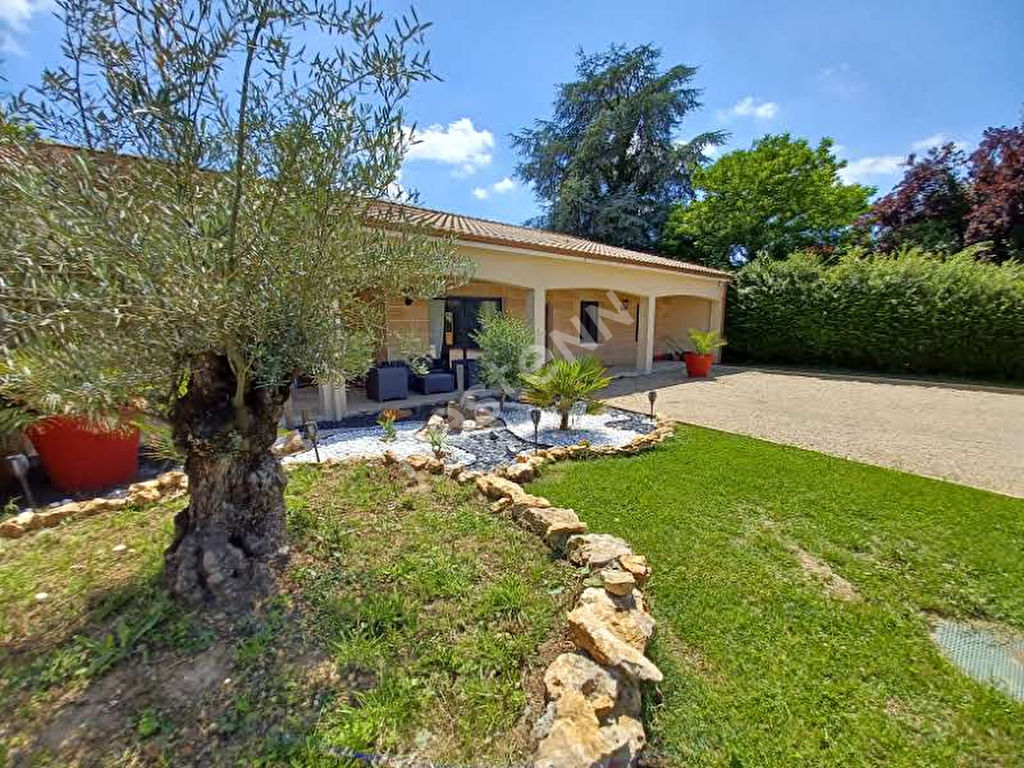 Superbe plain pied de trois chambres proche de toutes commodités à l'Ouest de Bergerac !