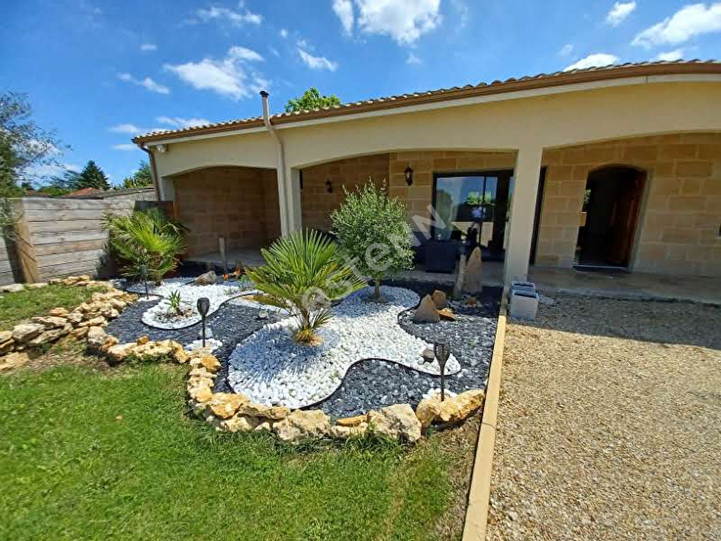 Superbe plain pied de trois chambres proche de toutes commodités à l'Ouest de Bergerac !