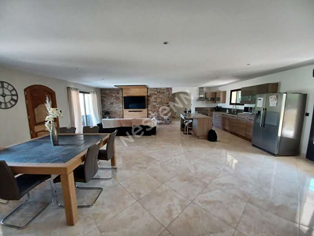 Superbe plain pied de trois chambres proche de toutes commodités à l'Ouest de Bergerac !