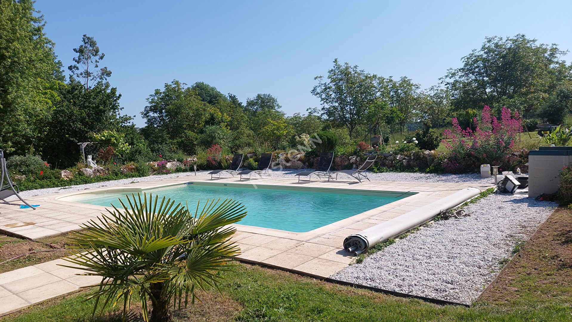 **Havre de paix avec piscine et vue sur la campagne à deux pas de Monbazillac**