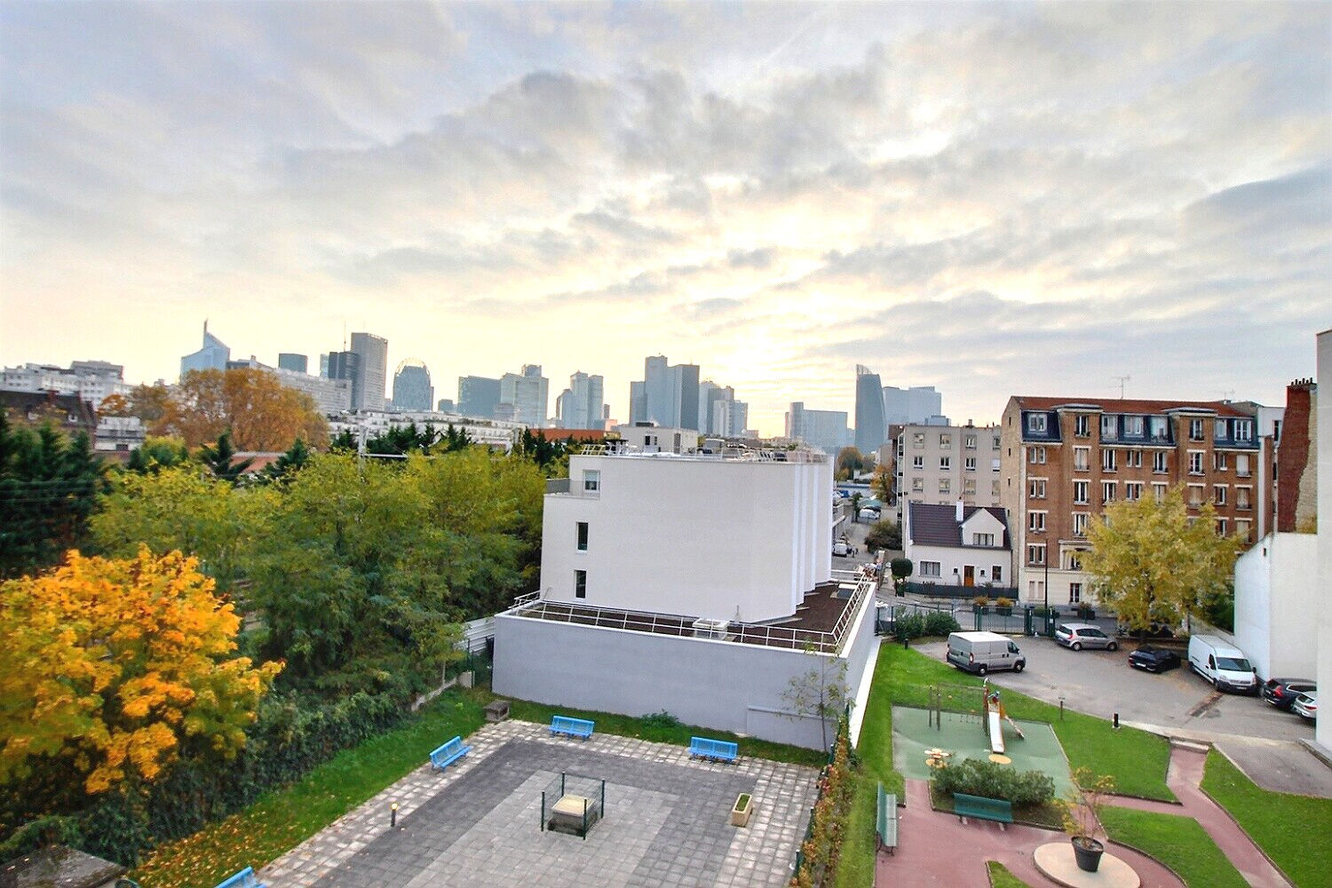 Appartement Courbevoie 4 pièce(s) 92.45 m2