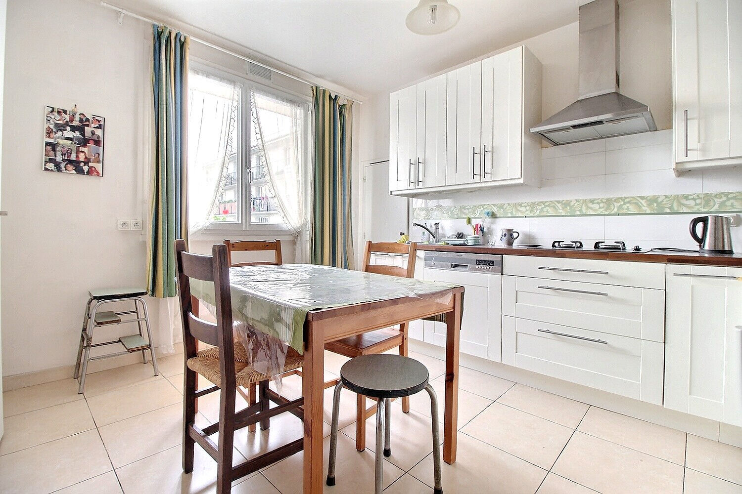 Appartement Courbevoie 4 pièce(s) 92.45 m2