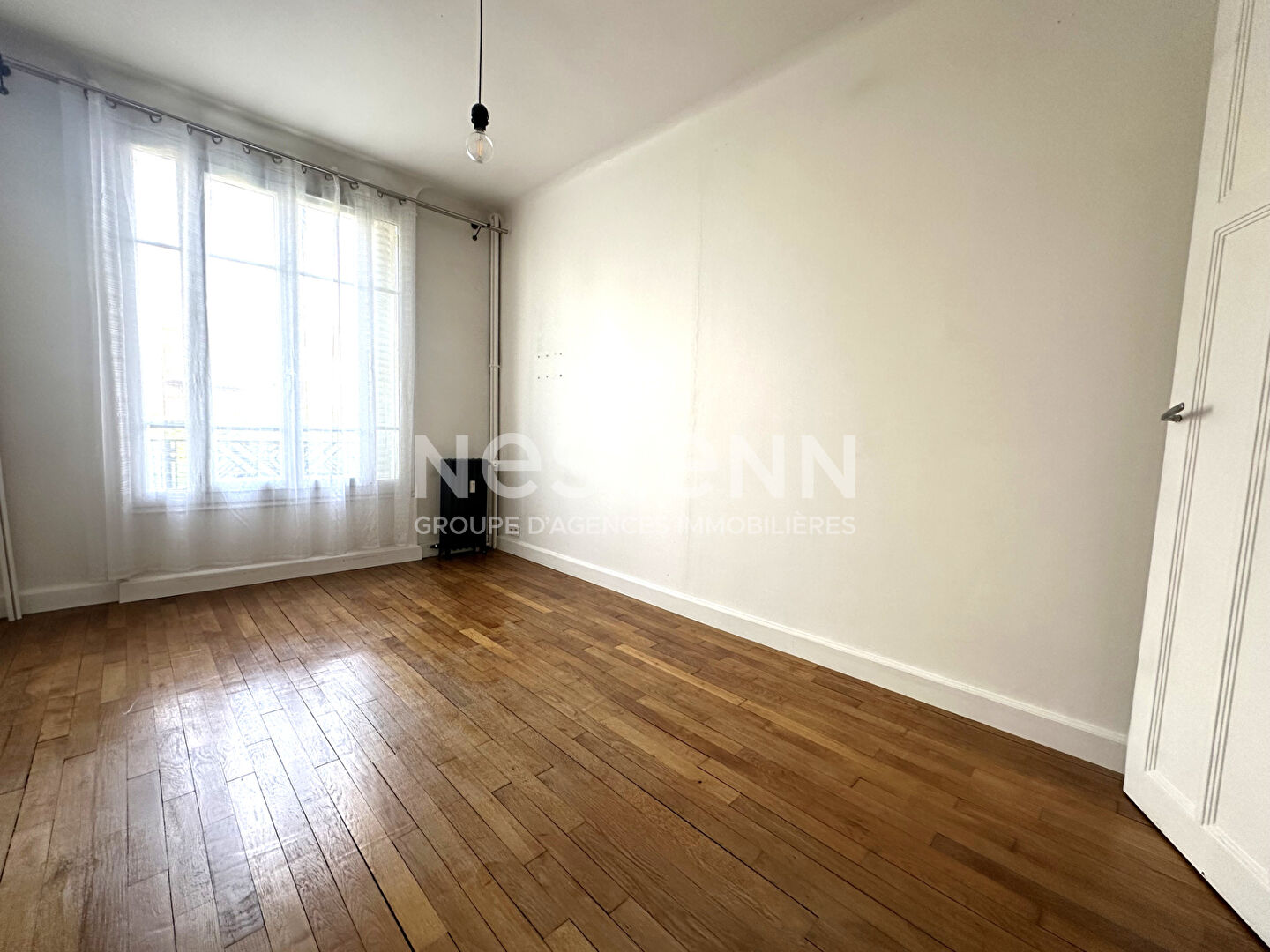 Appartement Courbevoie 2 pièces 39.75 m²  EMPLACEMENT IDEAL-COMMERCES-GARE