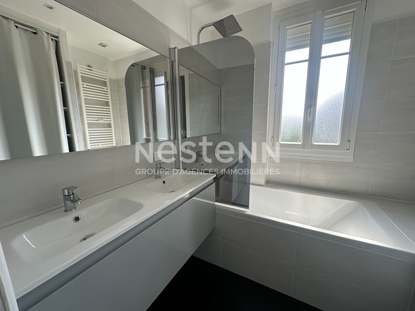 Appartement Courbevoie 2 pièces 39.75 m²  EMPLACEMENT IDEAL-COMMERCES-GARE