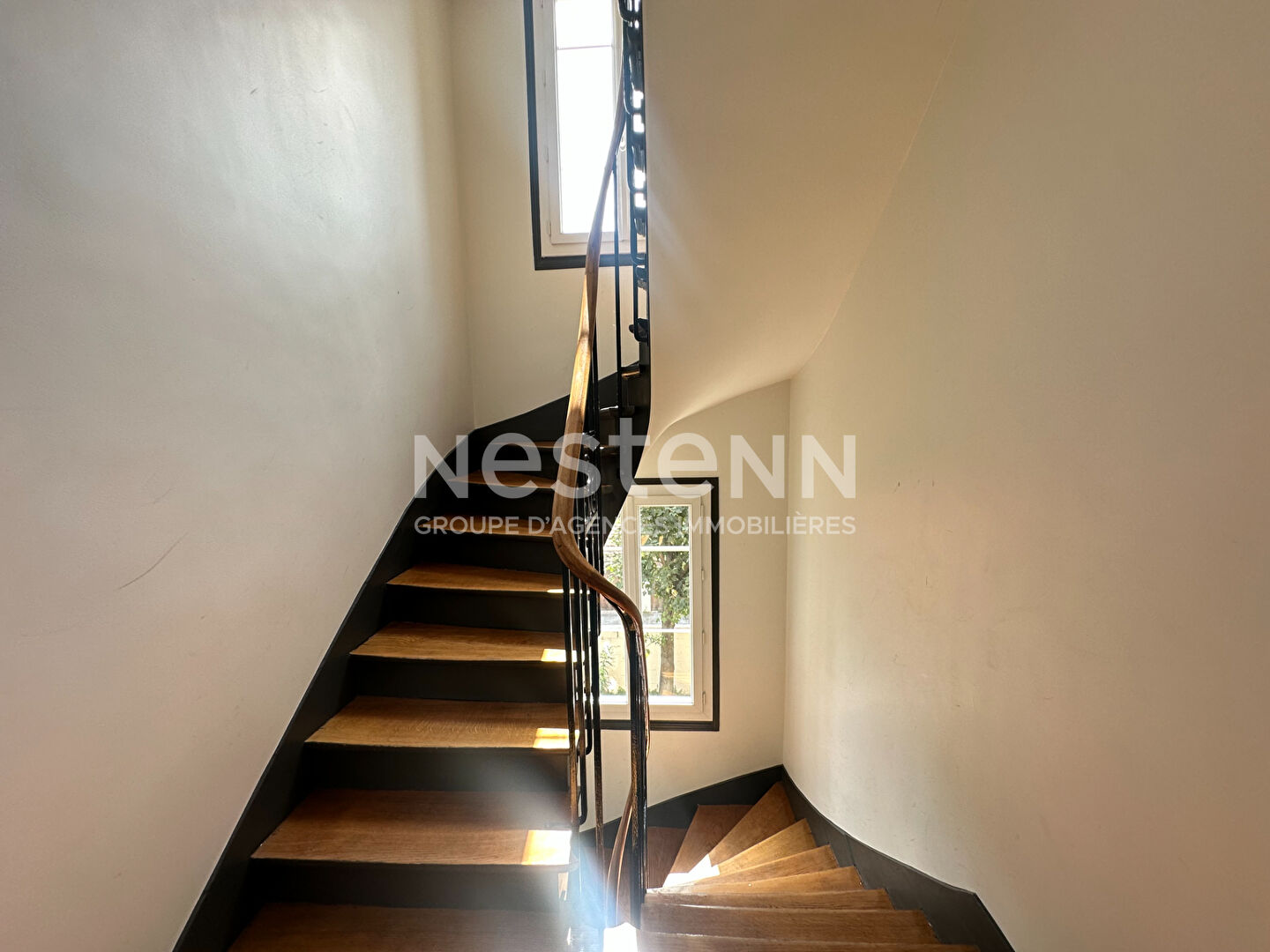 Appartement Courbevoie 2 pièces 39.75 m²  EMPLACEMENT IDEAL-COMMERCES-GARE