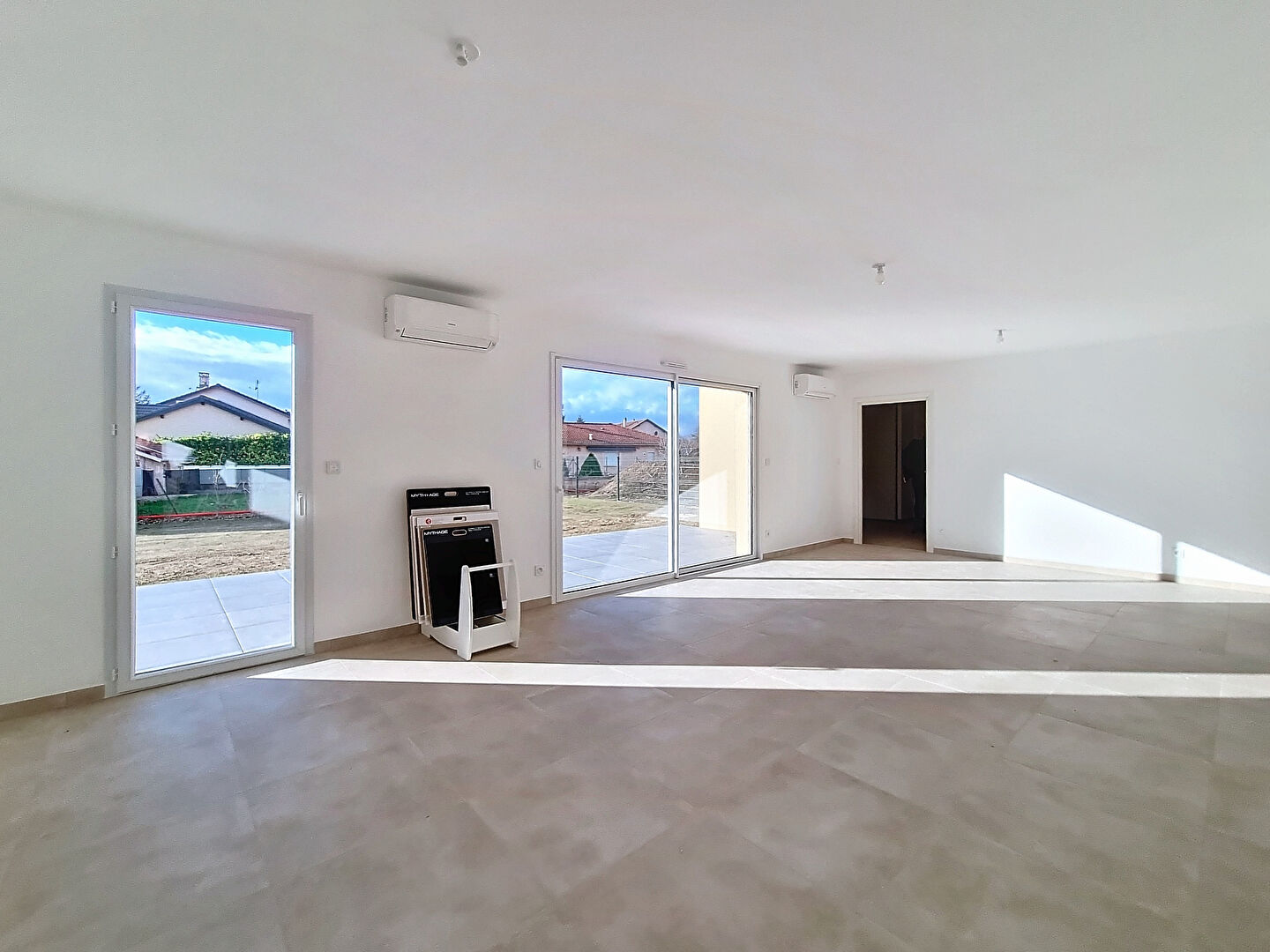 Villa T4 Villemoirieu  117.68  m² avec garage sur terrain de 516 m²