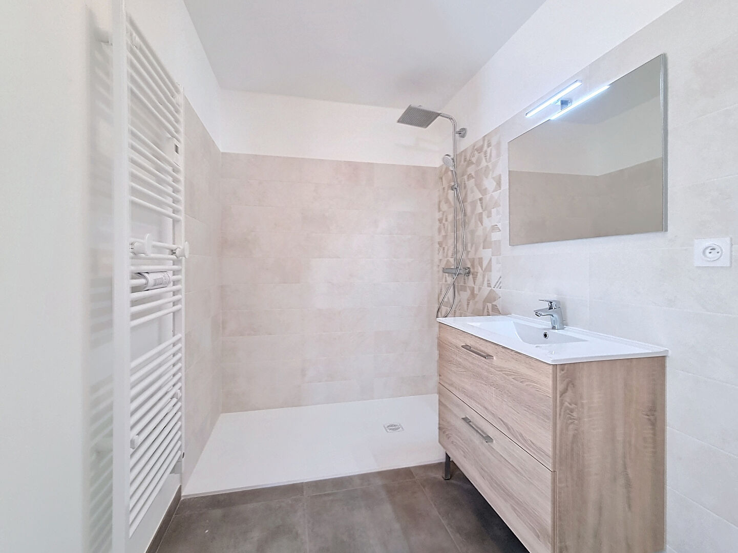 Villa T4 Villemoirieu  117.68  m² avec garage sur terrain de 516 m²