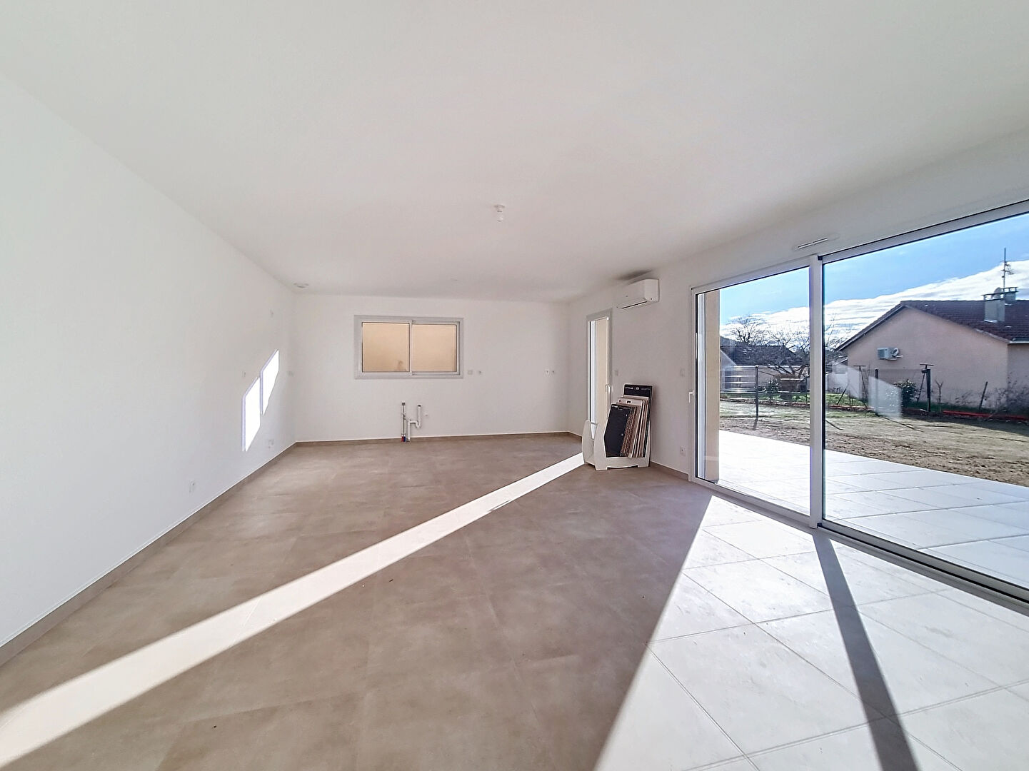 Villa T4 Villemoirieu  117.68  m² avec garage sur terrain de 516 m²
