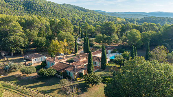 Vente par agence immobiliere à Salernes (83690)