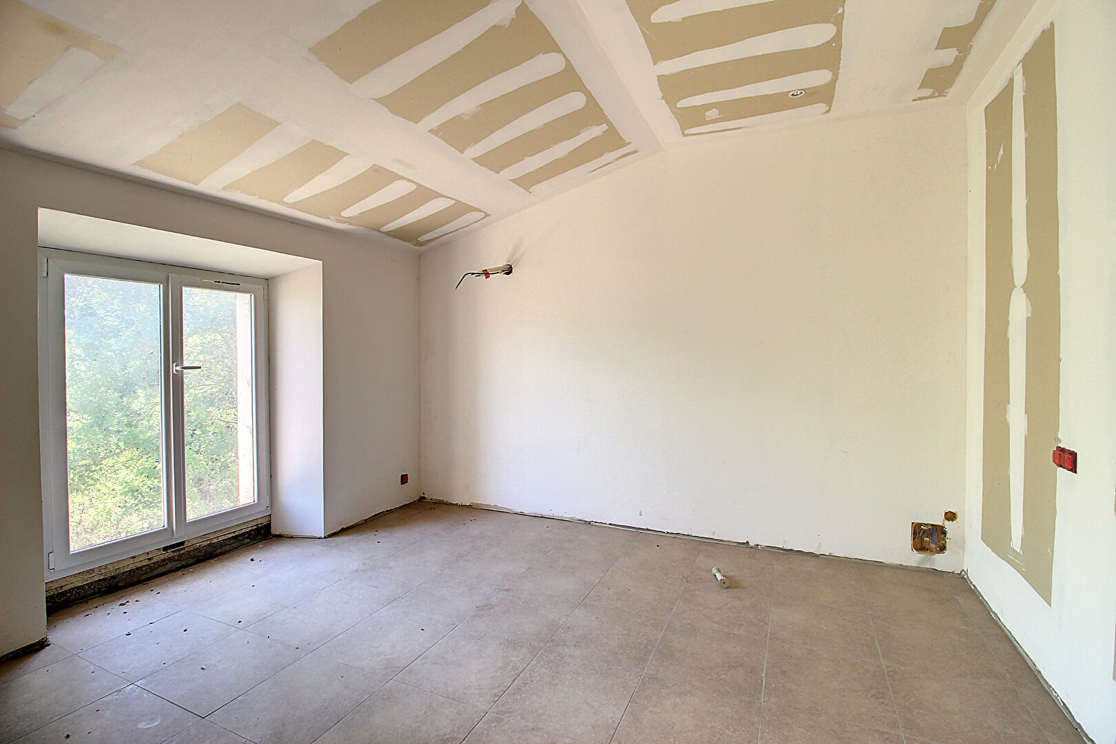 A VENDRE Maisons de Hameau - 250 m² - à rénover - terrain 4067m²