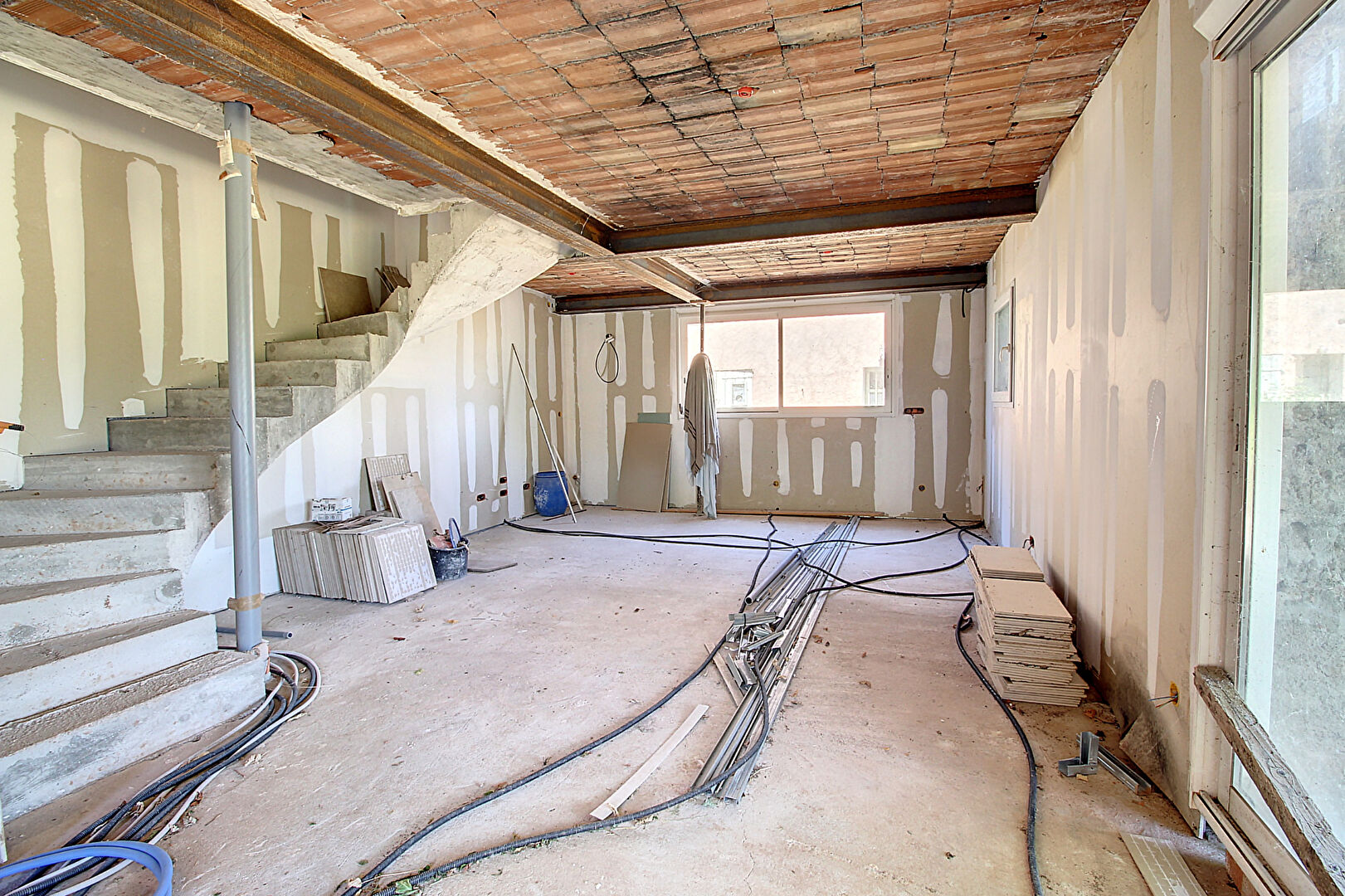 A VENDRE Maisons de Hameau - 250 m² - à rénover - terrain 4067m²
