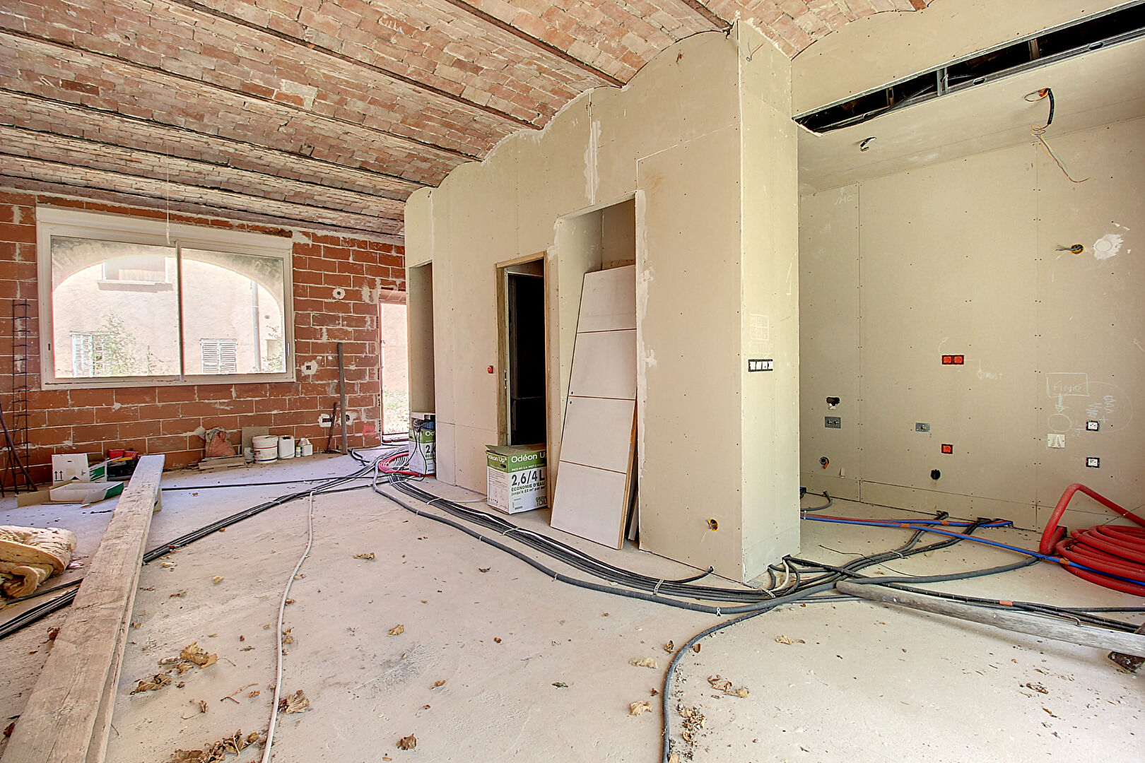 A VENDRE Maisons de Hameau - 250 m² - à rénover - terrain 4067m²