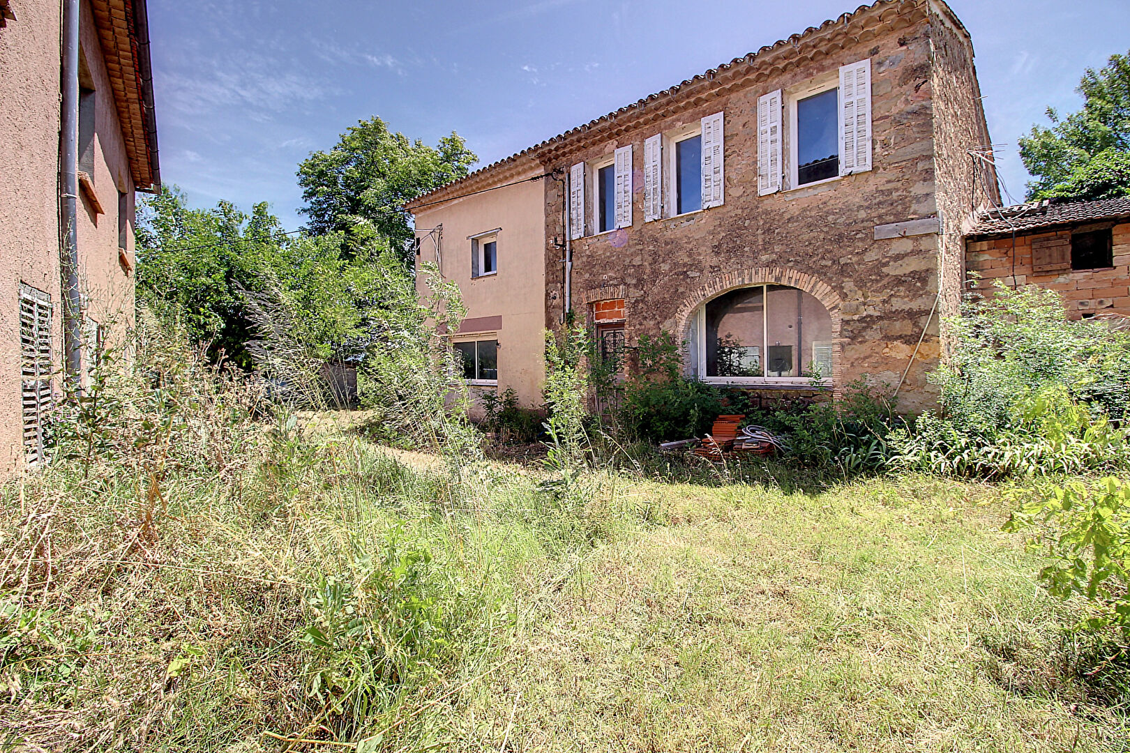 A VENDRE Maisons de Hameau - 250 m² - à rénover - terrain 4067m²